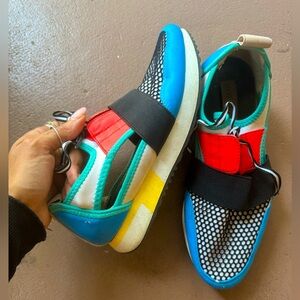 Color block sneaker
